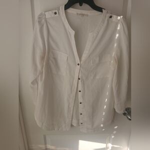 41 Hawthorn Cream Button-Down Blouse Size Medium